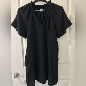 Old Navy Ruffle neck swing dress black size Medium